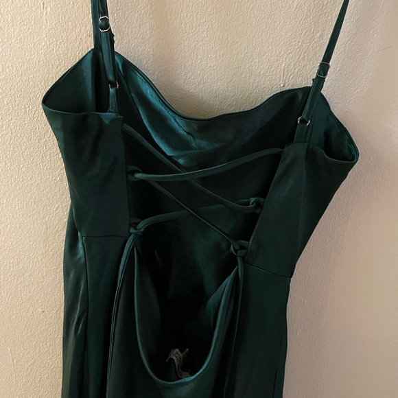 Beginning Boutique The Amaryllis Dress Emerald 6 - Picture 9 of 16